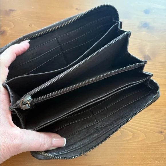 Bottega Brown Leather Wallet with Card Slots and Zipper - Picture 12 of 12